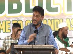 
      
      Allegations against him, but remains part of govt: Waris Pathan
      
      