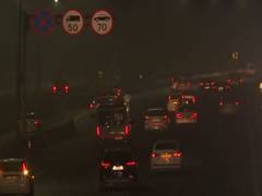 
      
      Delhi wakes up to layer of fog as AQI remains in 'poor’ category
      
      