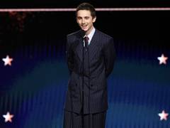 
      
      Timothee gives shoutout to Kylie Jenner after winning Best Actor 
      
      