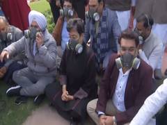 
      
      AAP protests in Delhi Assembly over rising air pollution
      
      