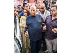
      
      Delhi HC issues notice on Lalu Yadav's plea in IRCTC hotel case
      
      