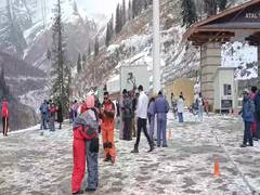 
      
      Fresh snowfall in Himachal Pradesh's Kullu delights tourists
      
      