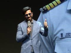 
      
      Emraan hints at love angle in 'Taskaree’ Mumbai event
      
      