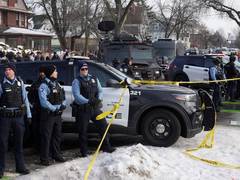 
      
      Minneapolis shooting: Trump says officer ‘seems to have shot in s
      
      