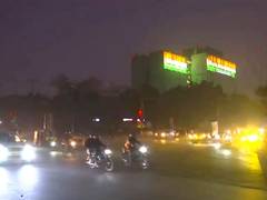 
      
      Delhi air quality remains poor as cold
      
      