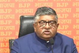 
      
      Prasad accuses Mamata of putting 