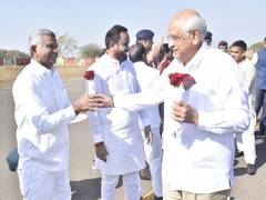 
      
      Gujarat CM receives warm welcome at Keshod Airport
      
      