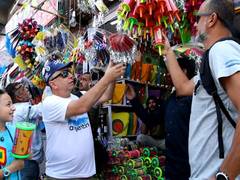 
      
      PM Modi to inaugurate International Kite Festival in Ahmedabad 
      
      