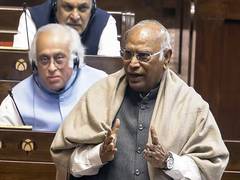 
      
      Congress' Mallikarjun Kharge pays tribute to Lal Bahadur Shastri
      
      