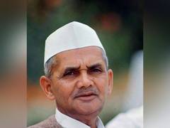 
      
      Congress leaders remember Lal Bahadur Shastri
      
      