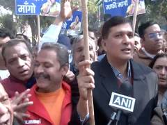 
      
      AAP leaders protest at Delhi BJP headquarters
      
      