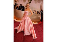 
      
      Golden Globes 2026: Nikki Glaser jabs at Leonardo DiCaprio's GFs
      
      