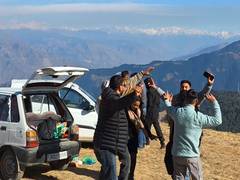 
      
      Jammu shivers under cold wave; Nathatop sees weekend tourist rush
      
      