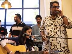 
      
      Jemimah Rodrigues jams with Shankar Mahadevan in DC team's outing
      
      