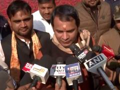 
      
      Tej Pratap Yadav on Tejashwi Yadav's presence in 