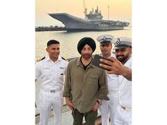 
      
      Sunny Deol pays tribute to Indian sailors
      
      