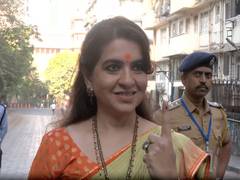 
      
      Shiv Sena leader Shaina NC casts vote in BMC polls
      
      