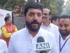 
      
      Union MoS Murlidhar Mohol casts vote in PMC elections
      
      