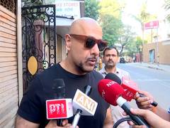 
      
      BMC Polls: Vishal Dadlani upset over low public presence at booth
      
      