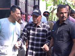 
      
      Salim Khan, Rakesh Roshan cast votes in BMC elections
      
      