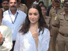 
      
      BMC polls: Shraddha Kapoor steps out to vote
      
      