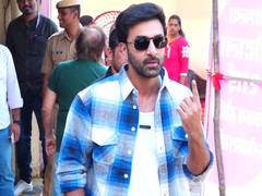 
      
      Ranbir Kapoor proudly flaunts his inked finger after casting vote
      
      