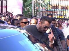 
      
      BMC Elections 2026: Salman Khan turns up to cast his vote
      
      