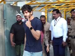 
      
      BMC elections: Kartik Aaryan, mother, sister cast their vote 
      
      