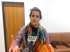 
      
       Sona Mohapatra offers prayers at Mahakaleshwar Temple in Ujjain
      
      