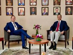 
      
      US Envoy to India holds talks with RBI Gov on tech cooperation
      
      