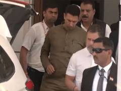 
      
      Rahul Gandhi meets affected families in Indore's Bhagirathpura
      
      