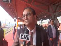 
      
      Vande Bharat sleeper comes with latest tech, indigenous design:
      
      