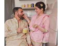 
      
      Akshay Kumar, Twinkle Khanna celebrate 25th wedding anniversary
      
      