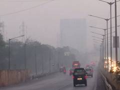 
      
      Dense fog covers parts of Mumbai, AQI remains 'satisfactory'
      
      