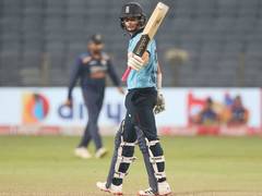 
      
      BBL: Sydney Sixers beat Brisbane Heat by five wickets
      
      