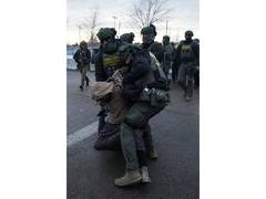 
      
      Pentagon mobilises olmost 1,500 soldiers for deployment in Minnes
      
      