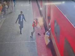 
      
      RPF saves passenger and child at Prayag Junction
      
      