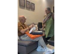 
    Anupam Kher heads back home for some quality time with mother
    