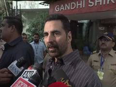 
      
      Akshay Kumar's escort car meets with accident in Mumbai
      
      