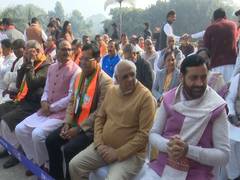 
      
      Delhi: Several BJP leaders arrive at party headquarters
      
      