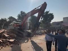 
      
      AMC clears encroachments near Vatva lake
      
      