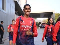 
      
      Hardik Pandya surprises RCB’s Gautami Naik with special message
      
      