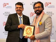 
      
      CM Devendra Fadnavis lauds 'Alumium Man of India' Bharat Gite
      
      
