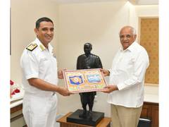 
      
      Rear Admiral Sritanu Guru meets Gujarat CM
      
      