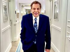 
      
      'He-Man' of Bollywood Dharmendra honoured with Padma Vibhushan
      
      