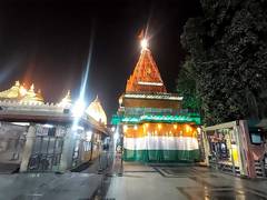 
      
      MP: Mahakaleshwar Temple decked up with Tiranga
      
      
