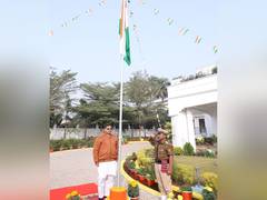 
      
      Tripura CM Manik Saha unfurls National Flag at state-level Republ
      
      
