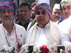 
      
      Siddaramaiah at 'Lok Bhavan chalo' protest
      
      