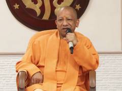
      
      CM Yogi approves cashless treatment for teachers in private hosp
      
      