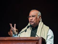
      
      Court issues notice to Mallikarjun Kharge in revision against rej
      
      
